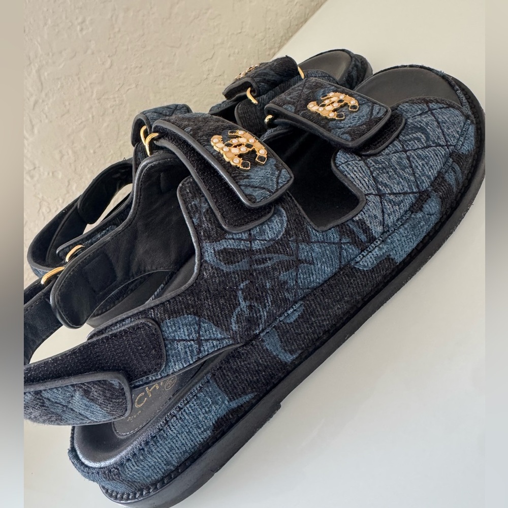 CHANEL Black & Denim CC Logo Mule Slide Strap Flat Sandals - Picture 6 of 9